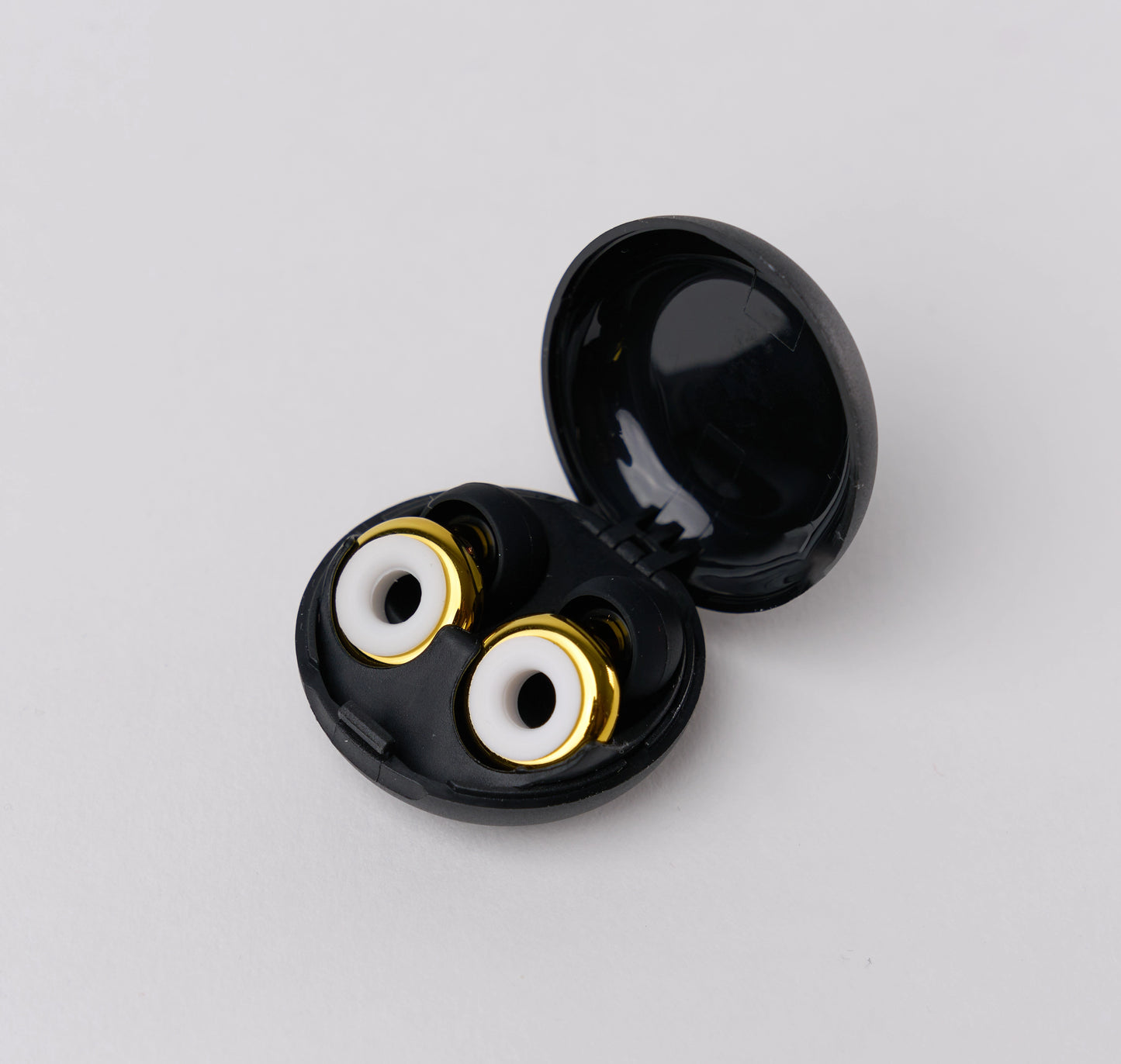 EarCircles--sort-aeske-til-EarCircles-med-experience-plus-guld-EarCircles-siden-sunderesoevn.dk