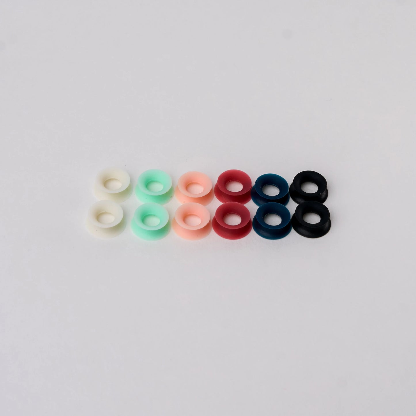 earCircles-inner-circle-hvid-groen-lyseroed-roed-blå-sort